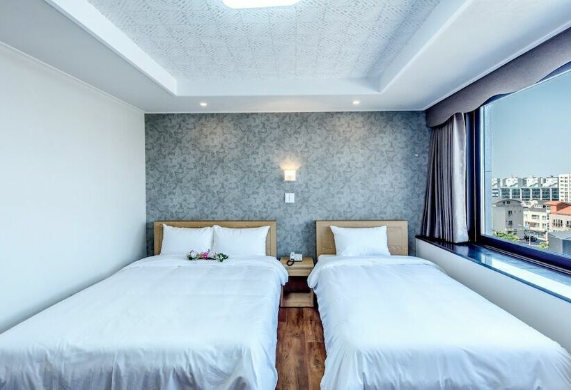 غرفة قياسية, Leslie