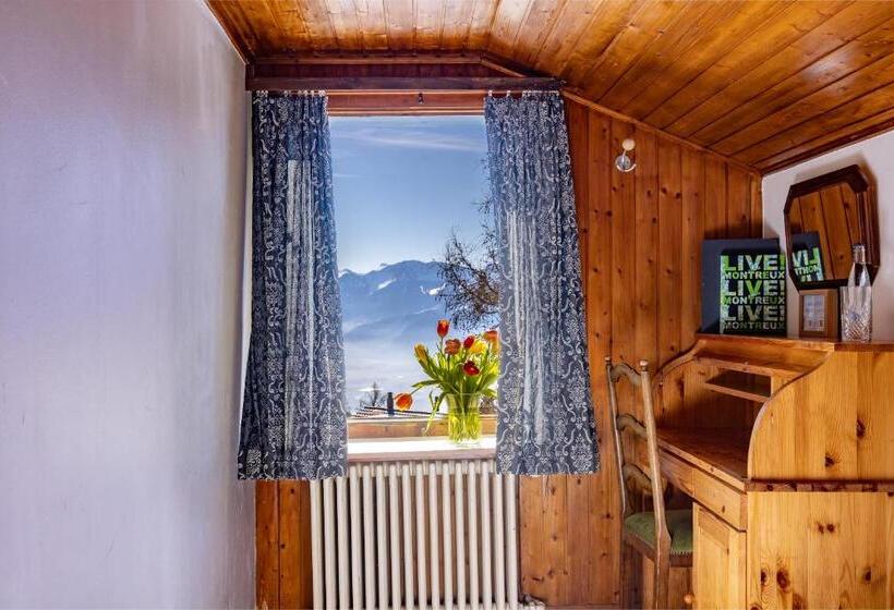 バス共有のスタンダードルーム, Le Coucou Hotel Restaurant & Lounge Bar