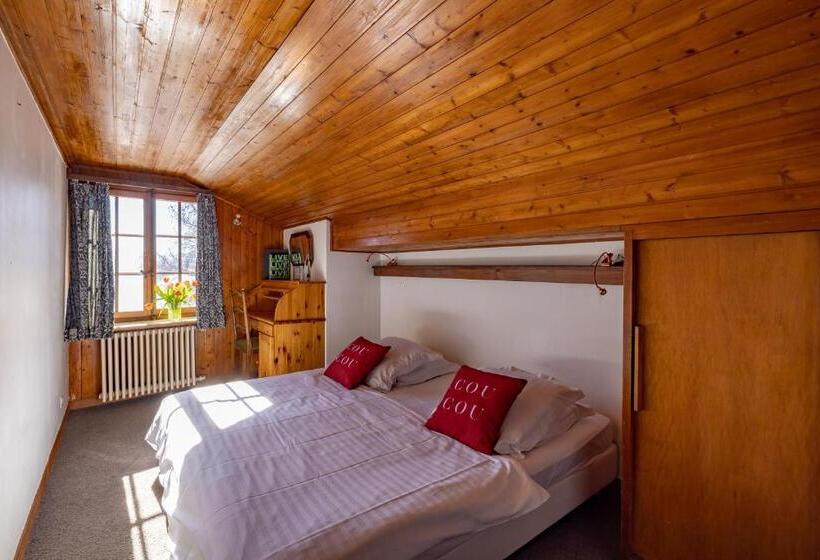 バス共有のスタンダードルーム, Le Coucou Hotel Restaurant & Lounge Bar