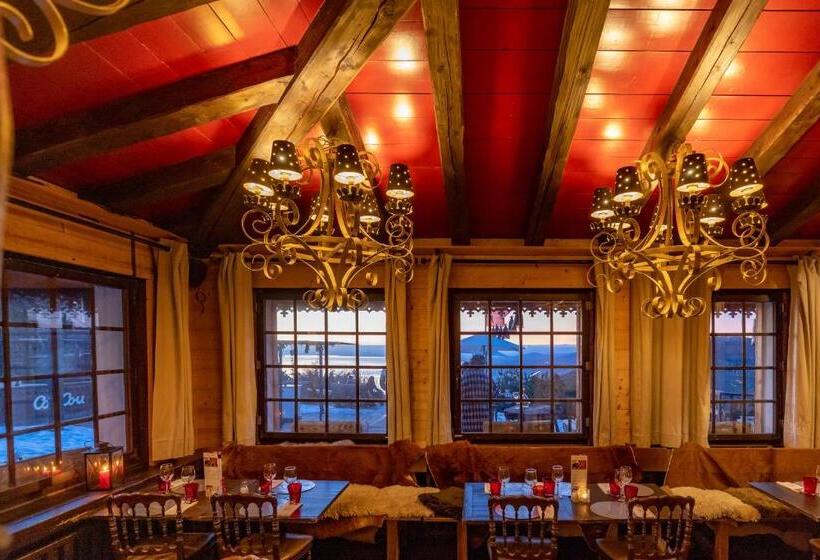 バス共有のスタンダードルーム, Le Coucou Hotel Restaurant & Lounge Bar