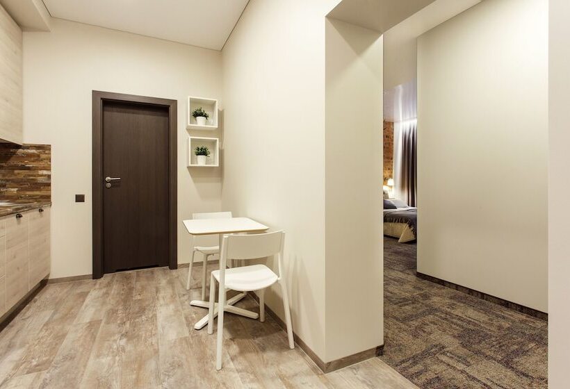 آپارتمان لوکس 1 خوابه, Old Town Trio Hostel Rooms