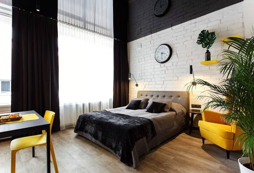 آپارتمان لوکس 1 خوابه, Old Town Trio Hostel Rooms