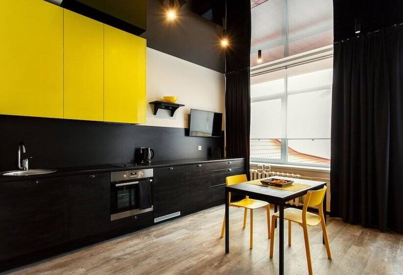 آپارتمان لوکس 1 خوابه, Old Town Trio Hostel Rooms