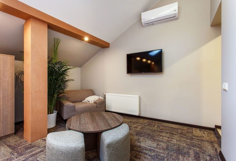 آپارتمان لوکس 1 خوابه, Old Town Trio Hostel Rooms