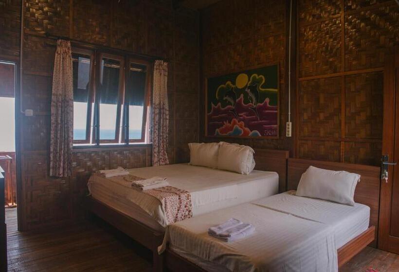 בקתה סטנדרטית עם נוף לים, Freddies Santai Sumurtiga