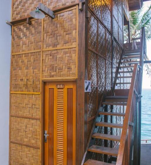 בקתה סטנדרטית עם נוף לים, Freddies Santai Sumurtiga