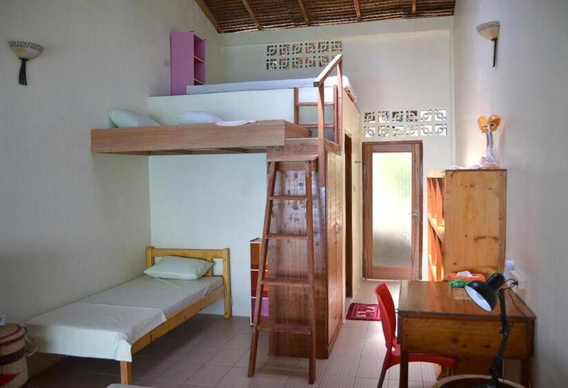 דירת דלוקס חדר שינה 1 עם נוף לים, Freddies Santai Sumurtiga