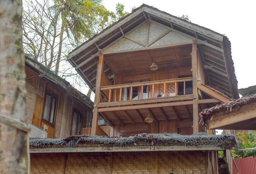 בקתה סטנדרטית עם נוף לים, Freddies Santai Sumurtiga