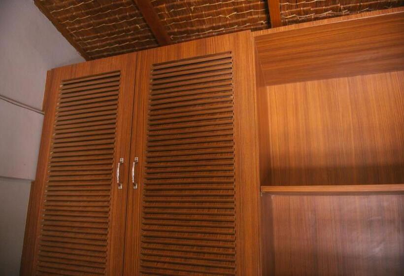 חדר סטנדרט, Freddies Santai Sumurtiga