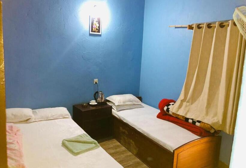 اتاق استاندارد با چشم‌انداز باغ, Goodday Backpackers