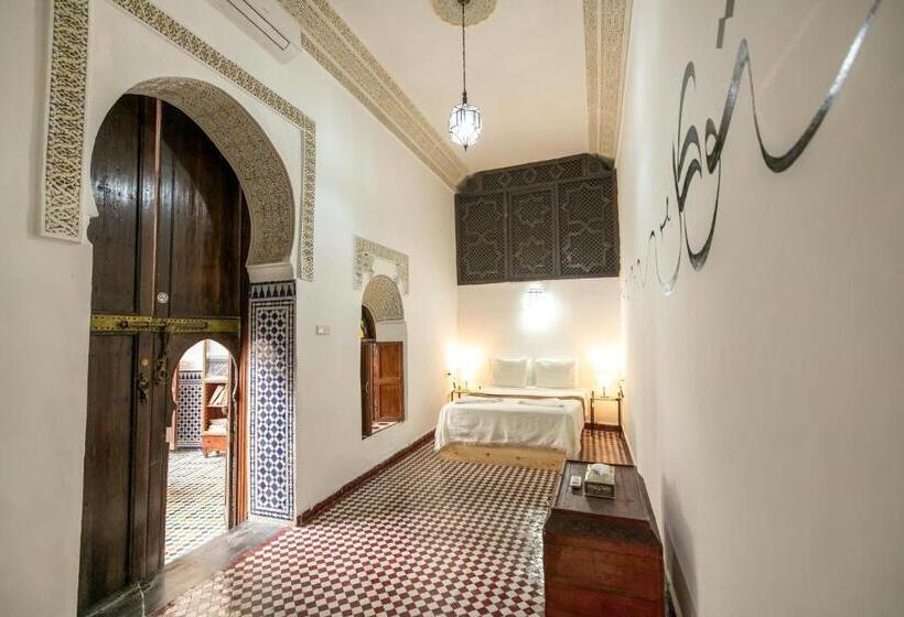 标准间, Riad Nashira