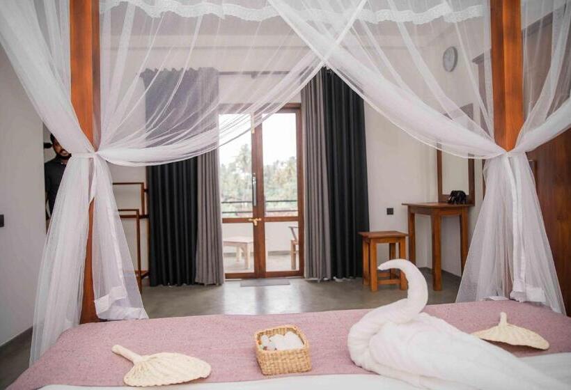 חדר דלוקס עם מרפסת נוף לים, Hirigala Beach Resort