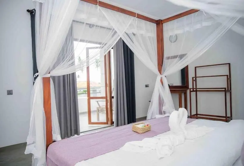 オーシャンビューデラックスルームバルコニー付き, Hirigala Beach Resort