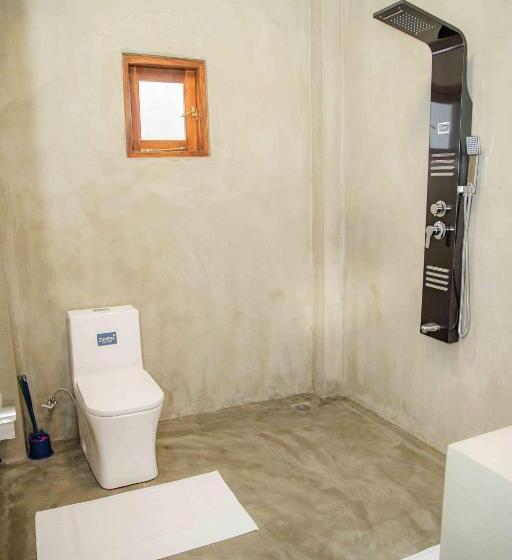 オーシャンビューデラックスルームバルコニー付き, Hirigala Beach Resort