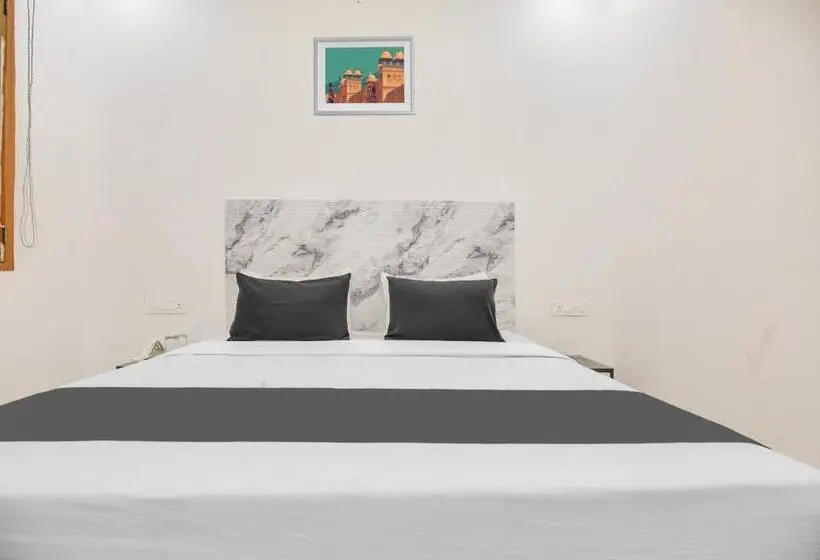 Classic Kolmen Hengen Huone, O Grand Stay