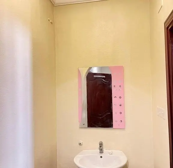 اتاق استاندارد, منارة المدينة