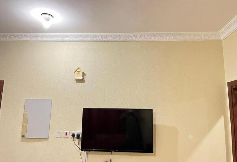 Номер Стандарт, منارة المدينة