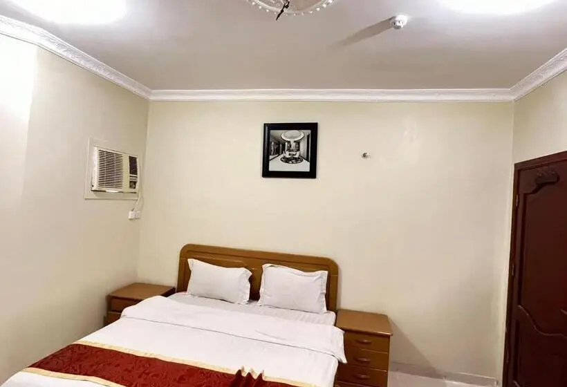 سوییت جونیور, منارة المدينة