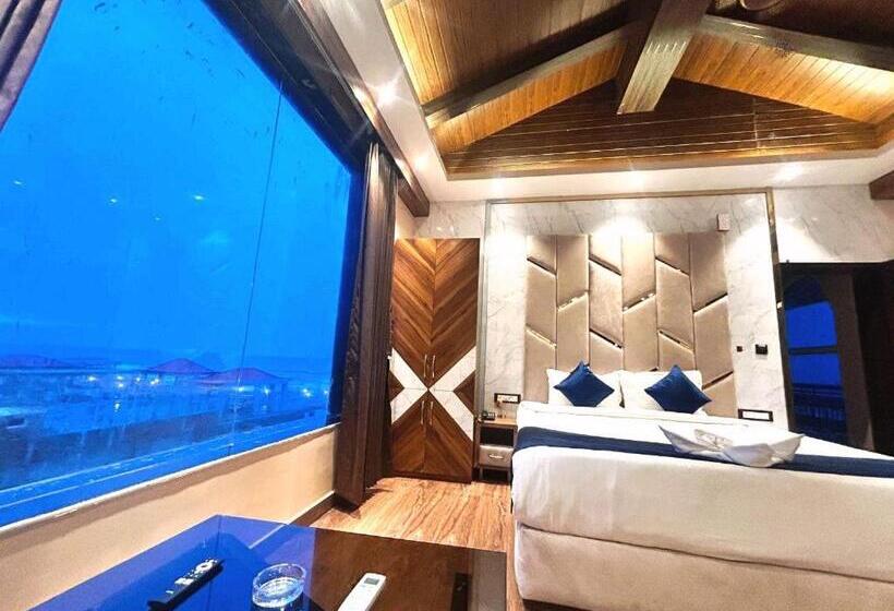 غرفة ديلوكس مطلّة علي البحر مزوَّدة بشُرفة, Barsha Beach Resorts And Spa