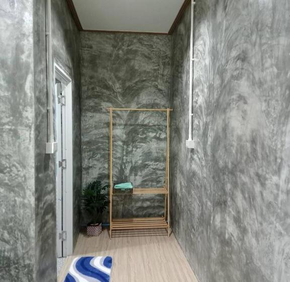 غرفة قياسية مزوَّدة بشُرفة, Darat House