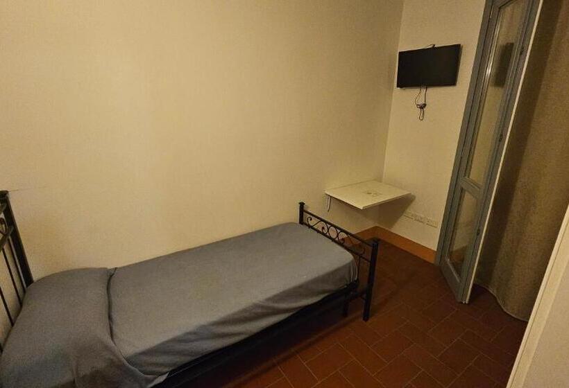 غرفة قياسية ثلاثية, Casa Giulietta B&b