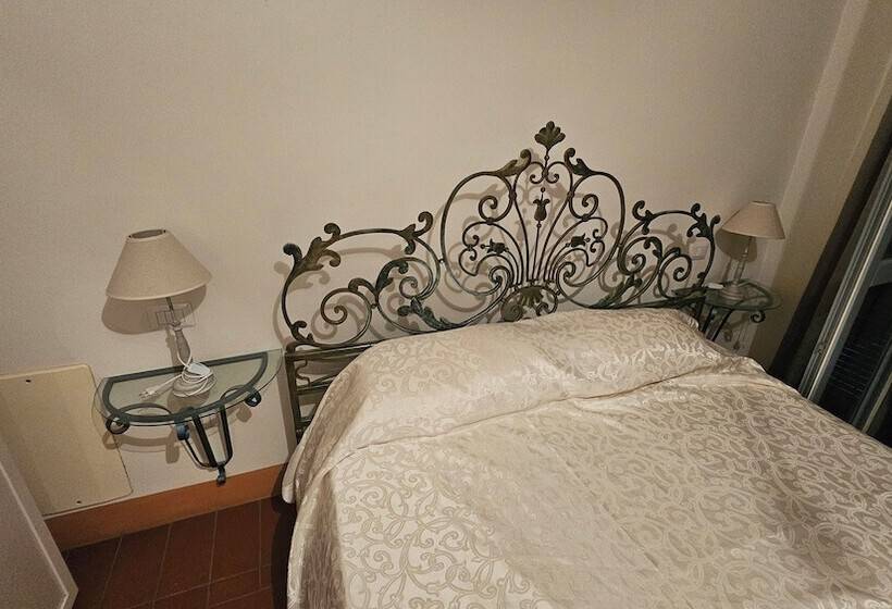 غرفة قياسية ثلاثية, Casa Giulietta B&b