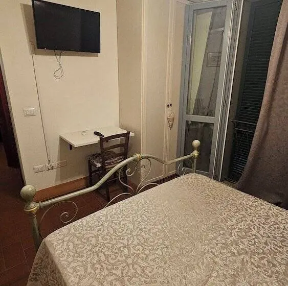 Camera Tripla Standard, Casa Giulietta B&b