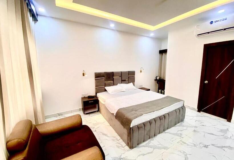 バルコニー付スイート, Anupama