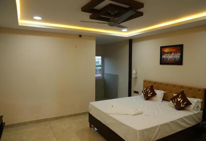 Номер Deluxe, Gokulam Grand