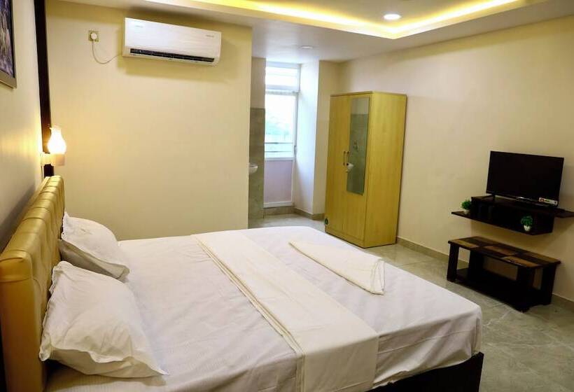 이코노미 룸, Gokulam Grand