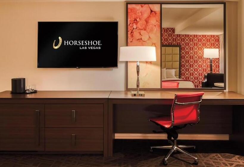 Junior Suite, Horseshoe Las Vegas By Suiteness