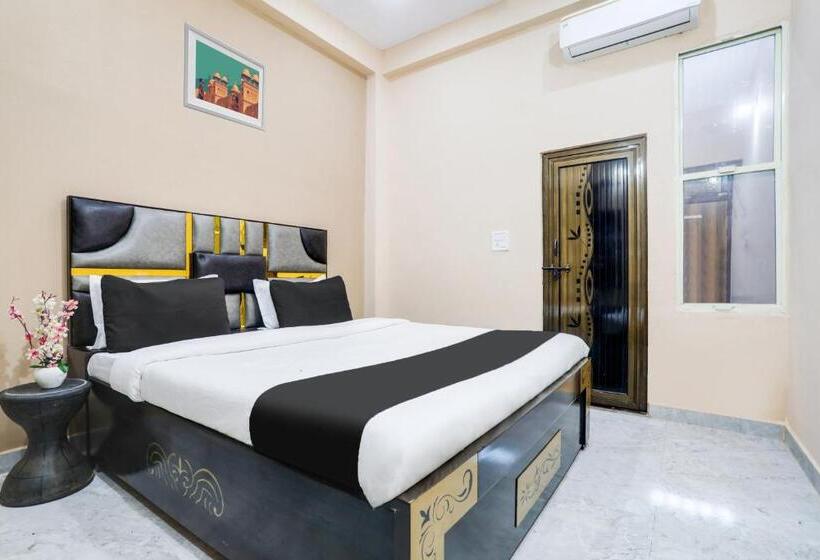 اتاق کلاسیک سه تخته, O Apna