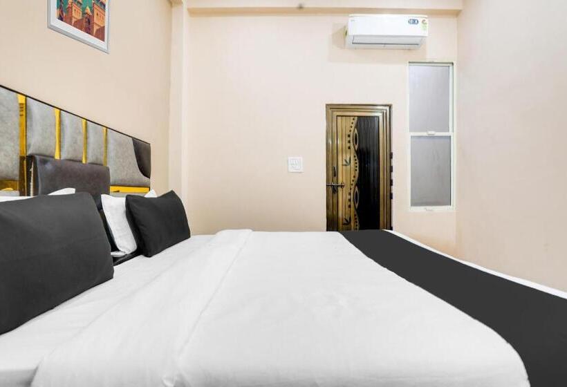 اتاق کلاسیک سه تخته, O Apna