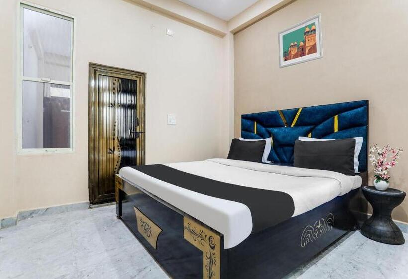 اتاق کلاسیک سه تخته, O Apna