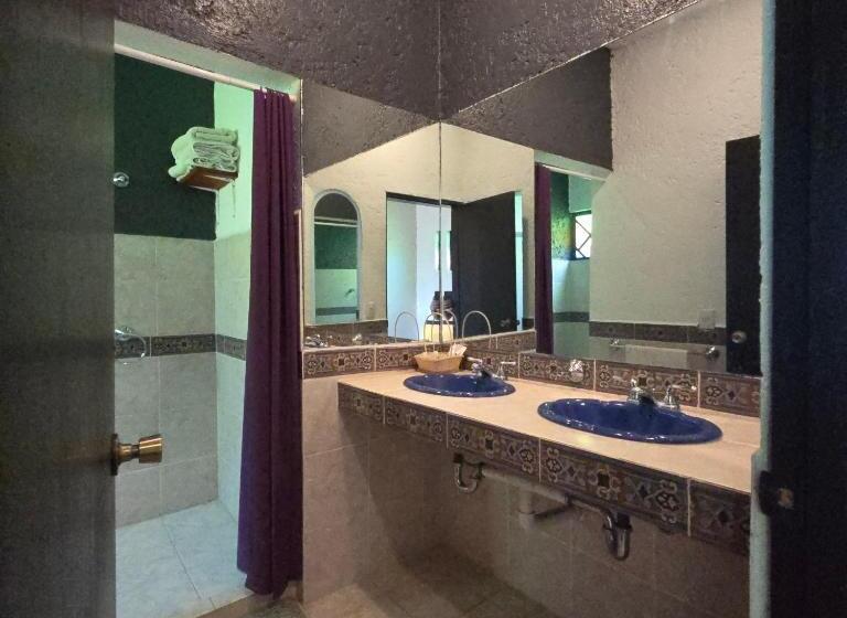 بنجلو قياسى مطلّ علي الحديقة, Hacienda La Skondida Hotel Resort