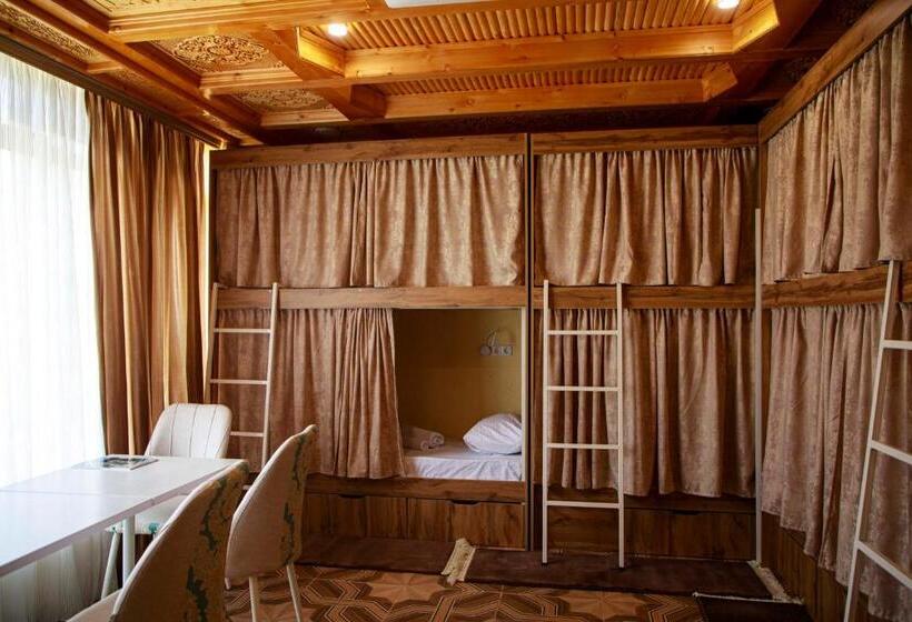 تختخواب در اتاق مشترک, Hostel Qal Ai Khujand