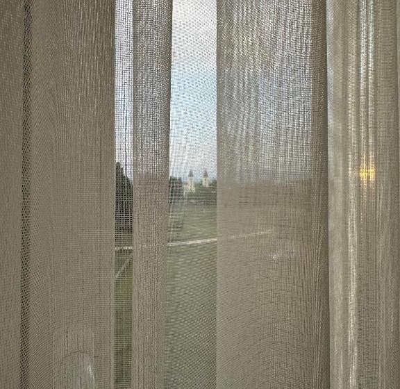 اتاق استاندارد, 81