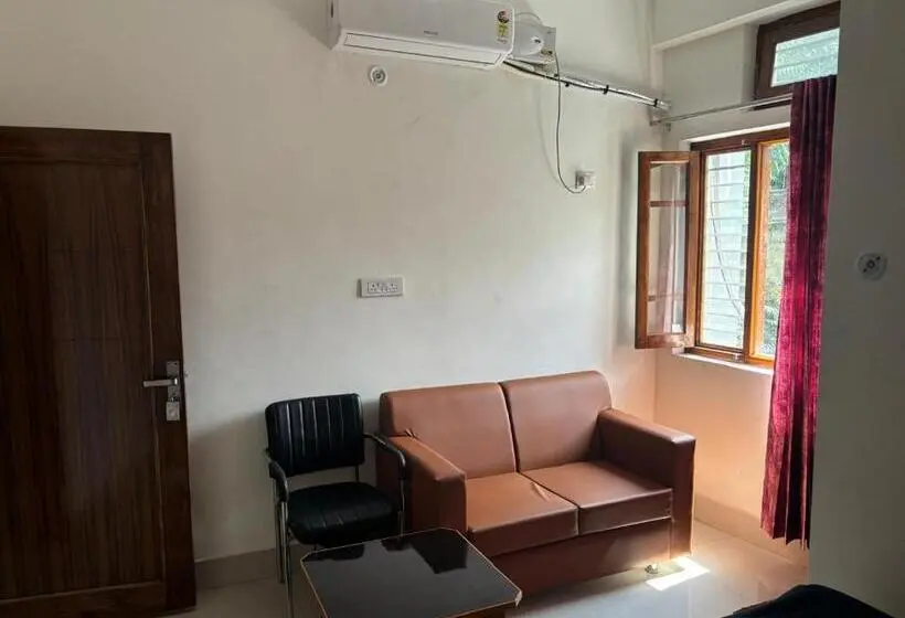 スタンダードルーム, Saurabh Srikot Srinagar Garhwal Uttrakhand