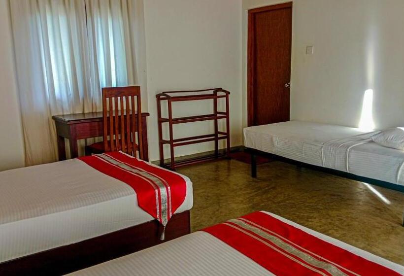 Номер Стандарт Трехместный, Sigiri Lanka Resort