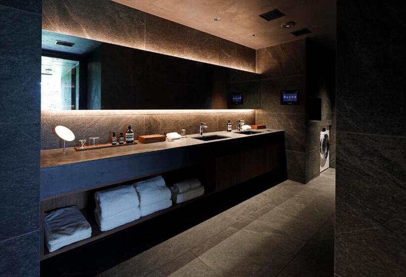 غرفة عائلية, Not A Hotel Nasu