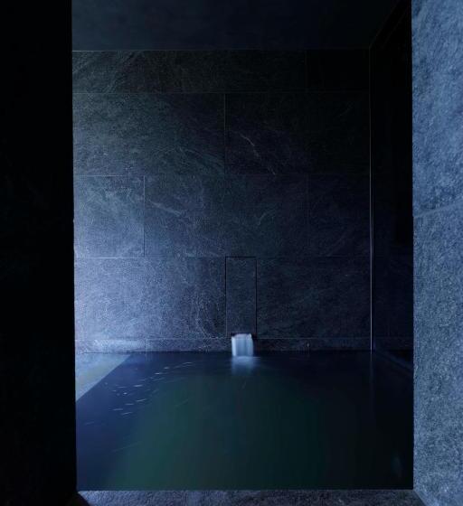 غرفة عائلية, Not A Hotel Nasu