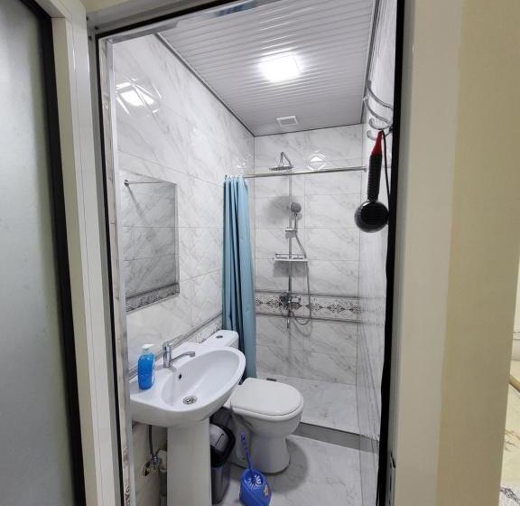 غرفة قياسية ثلاثية, Farxod Guest House