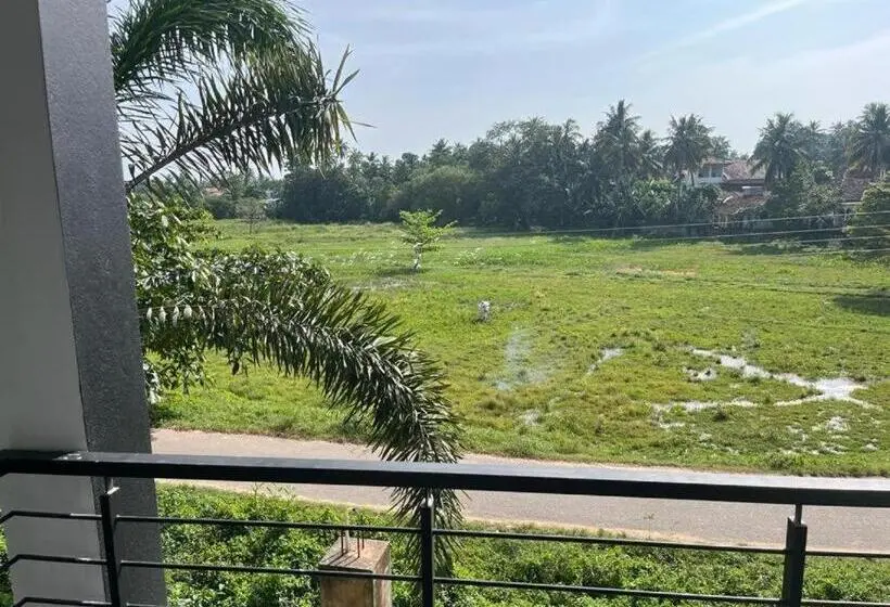 キングサイズベッドのスタンダードルーム, Sri Lanka Wennappuwa Villa D S R