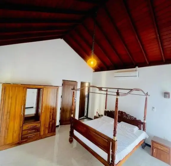 キングサイズベッドのスタンダードルーム, Sri Lanka Wennappuwa Villa D S R