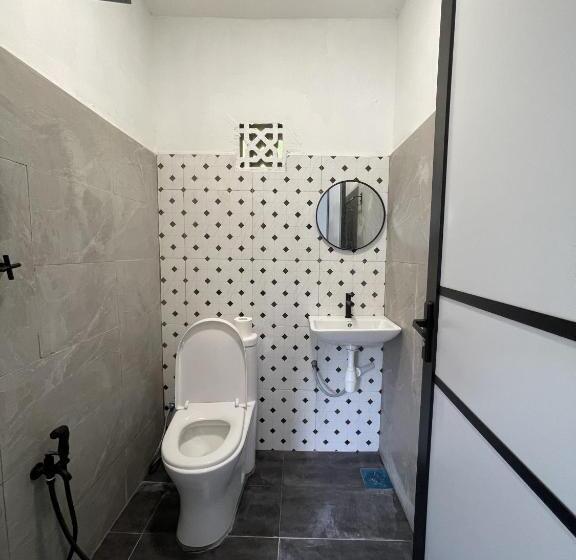 جناح مطلّ علي حمام السباحة, I Nai Greenville Janda Baik