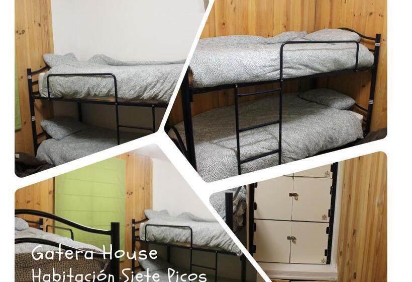 سرير فى غرفة مشتركه, Albergue Gatera House
