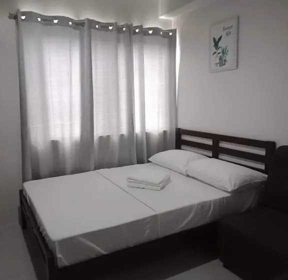 استودیوی استاندارد, Comfy 35 The Persimmon Studio