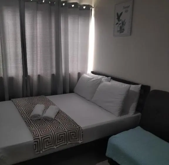 استودیوی استاندارد, Comfy 35 The Persimmon Studio