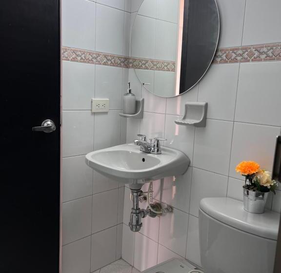 إستوديو قياسى, Garden S Aparta