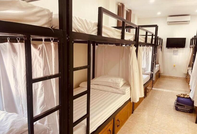 تختخواب در اتاق مشترک, Hoang Phuc Home   Hotel Cat Ba